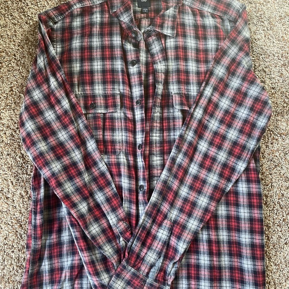 GAP vintage Men's Red and Black Plaid Button Down Shirt M country lumberjack